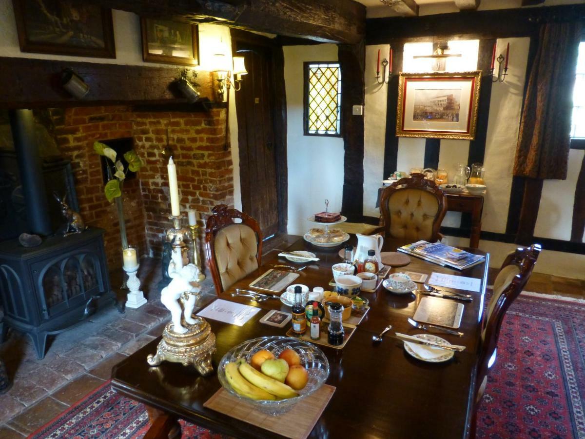 Bed & Breakfast The Greyhound - Historic Former